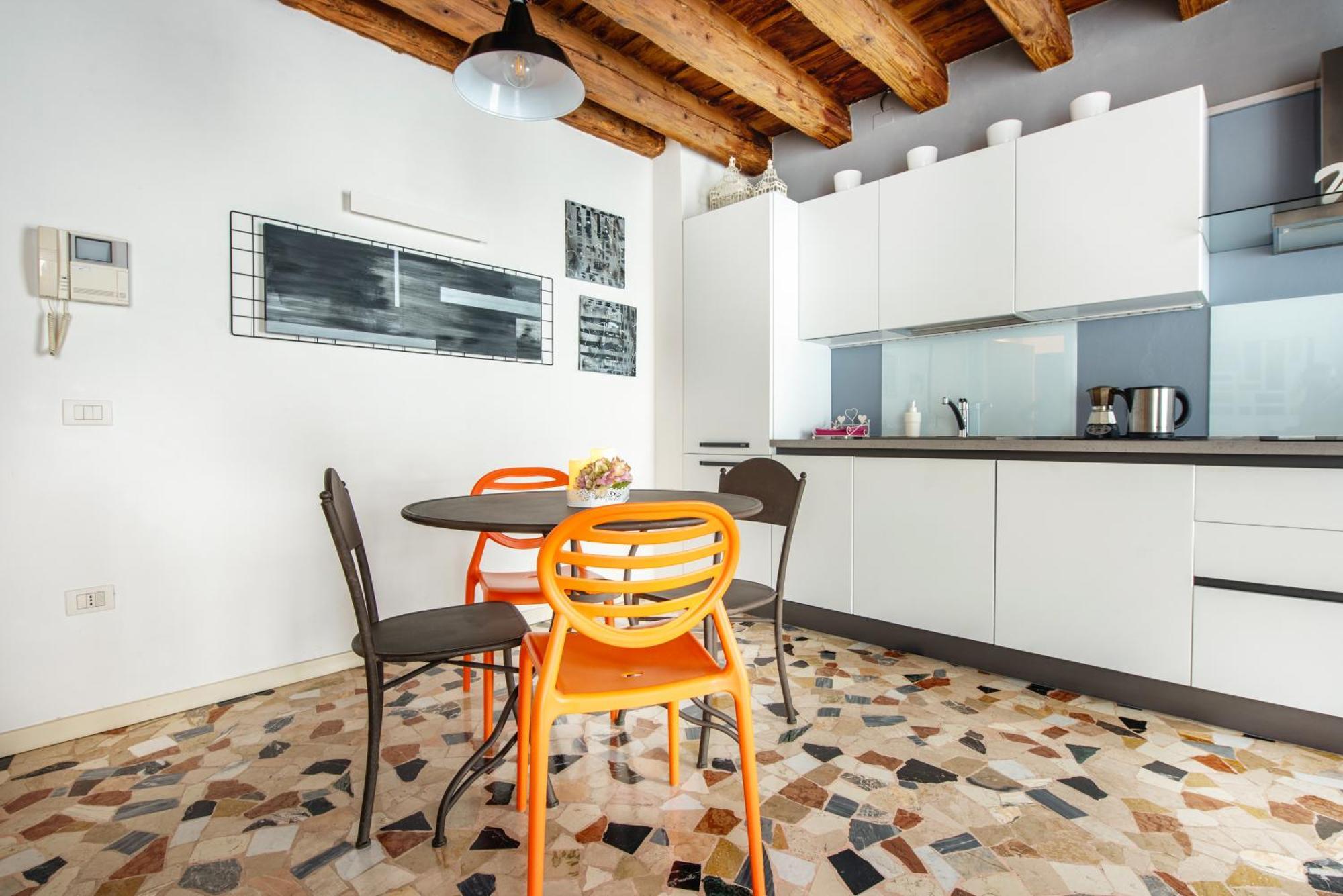 Lovely Apartment In Виченца Экстерьер фото